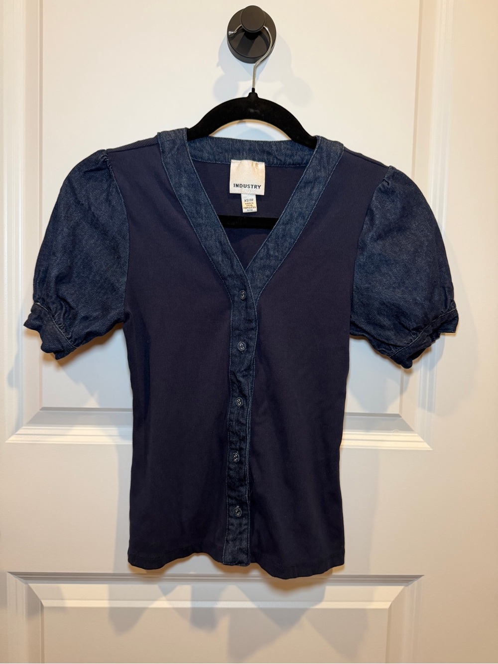 Industry Navy Button-Front Puff Sleeve Top